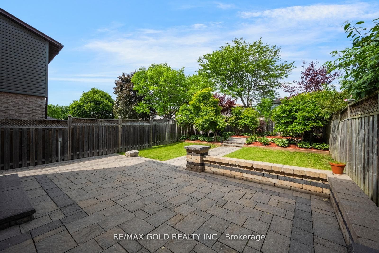 6258 Atherly Crescent photo 42