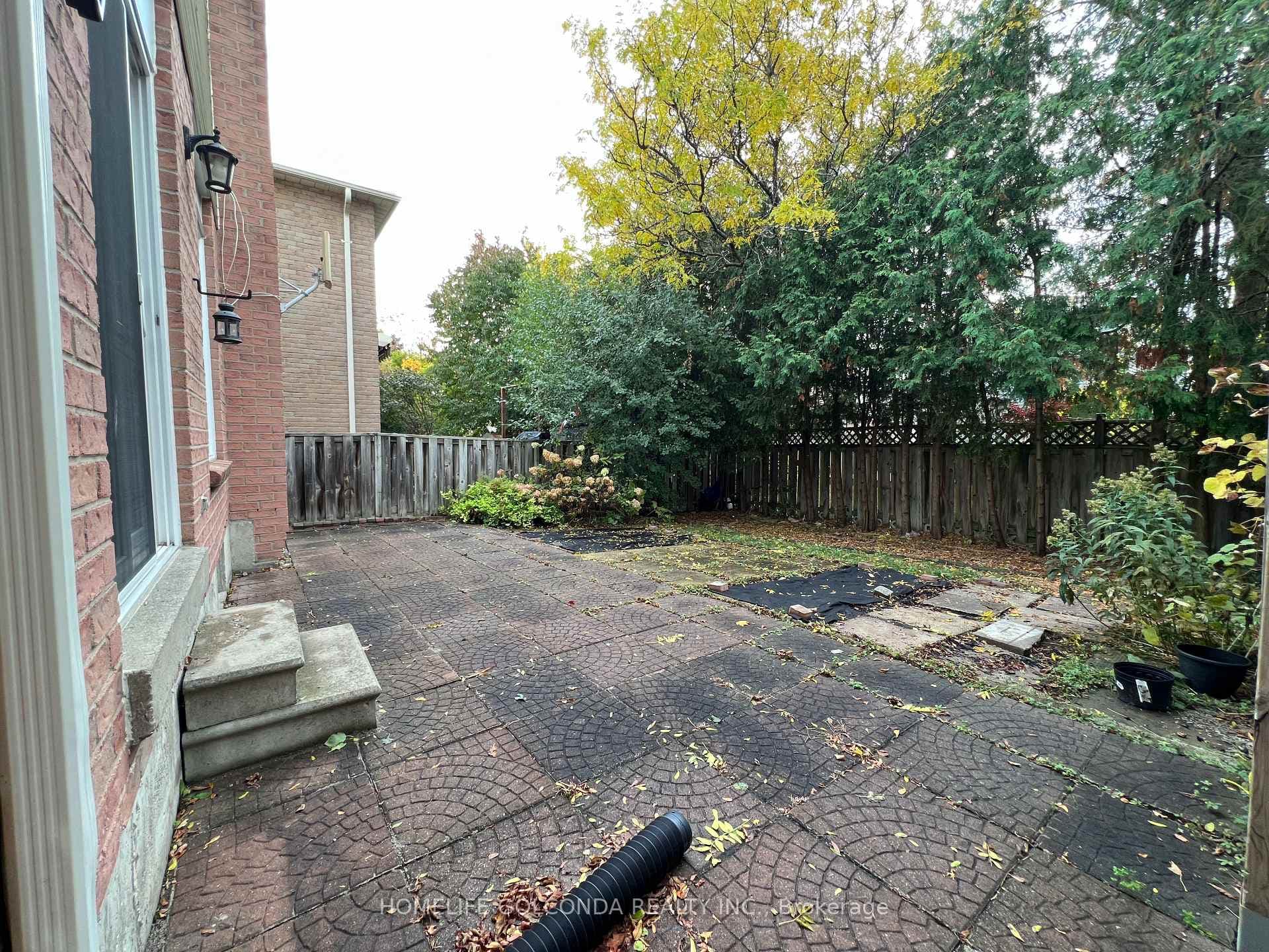 172 Stephenson Crescent photo 27