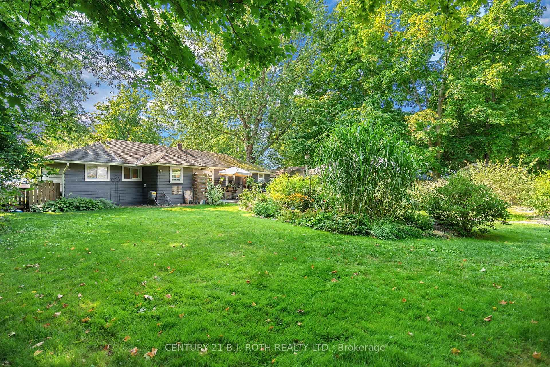 481 Lakeshore Road photo 27