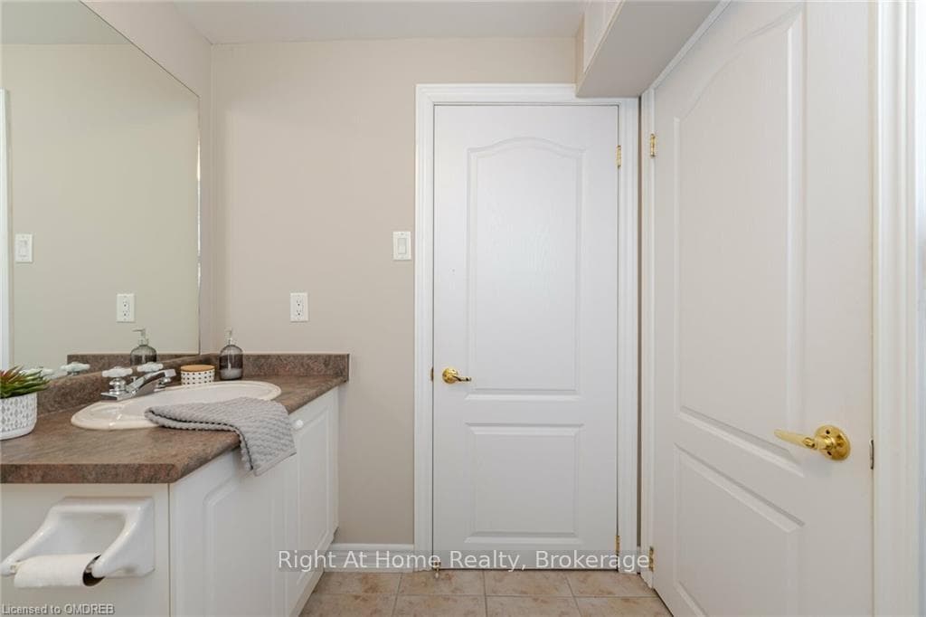 1050 GRAND Boulevard Unit 25 photo 31
