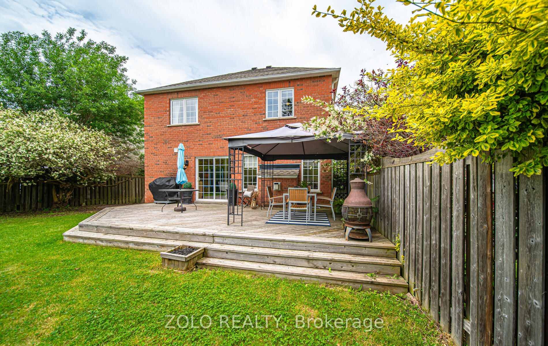 64 Handley Crescent photo 30