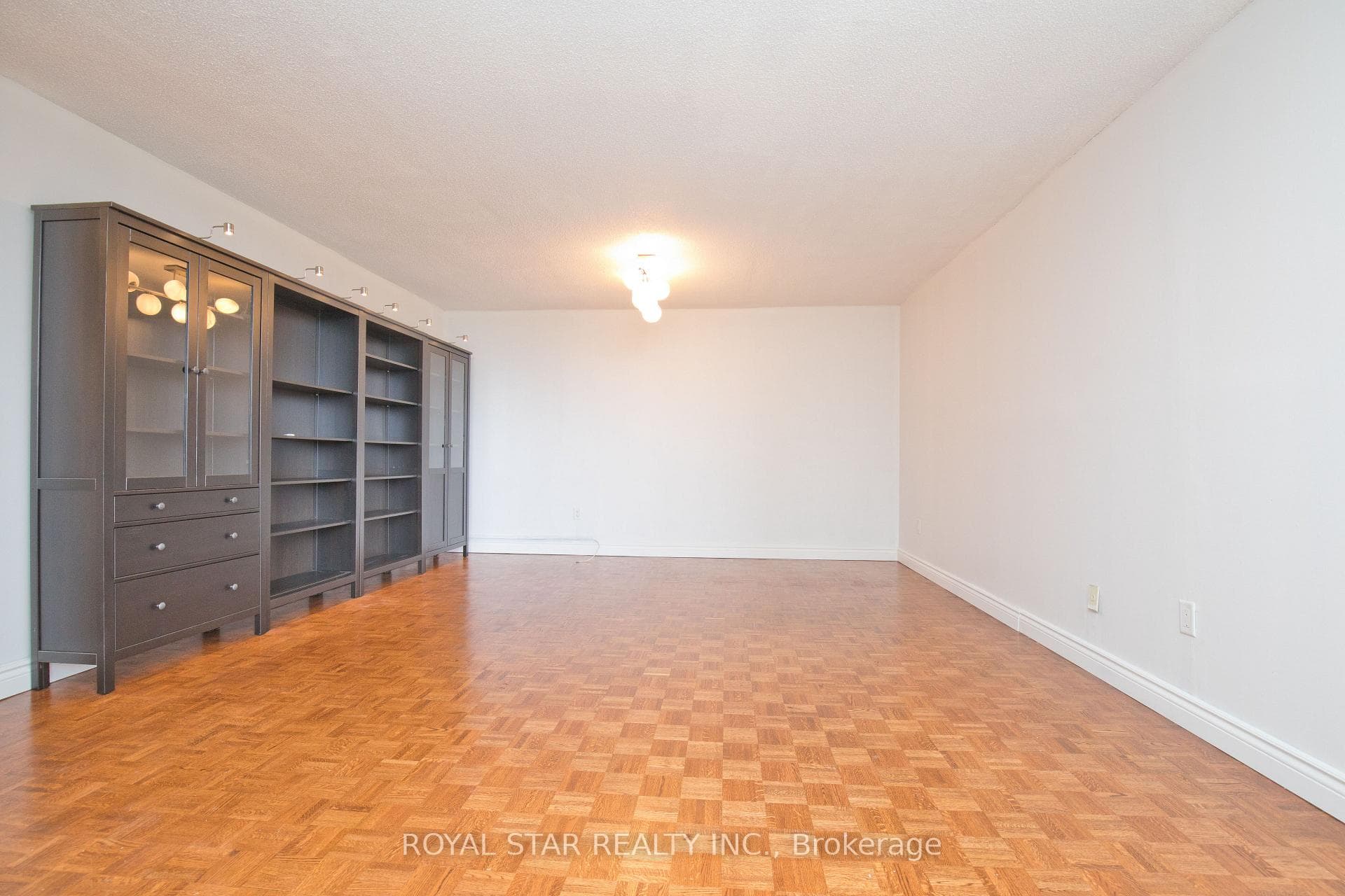1535 Lakeshore Road Unit 1607 photo 15