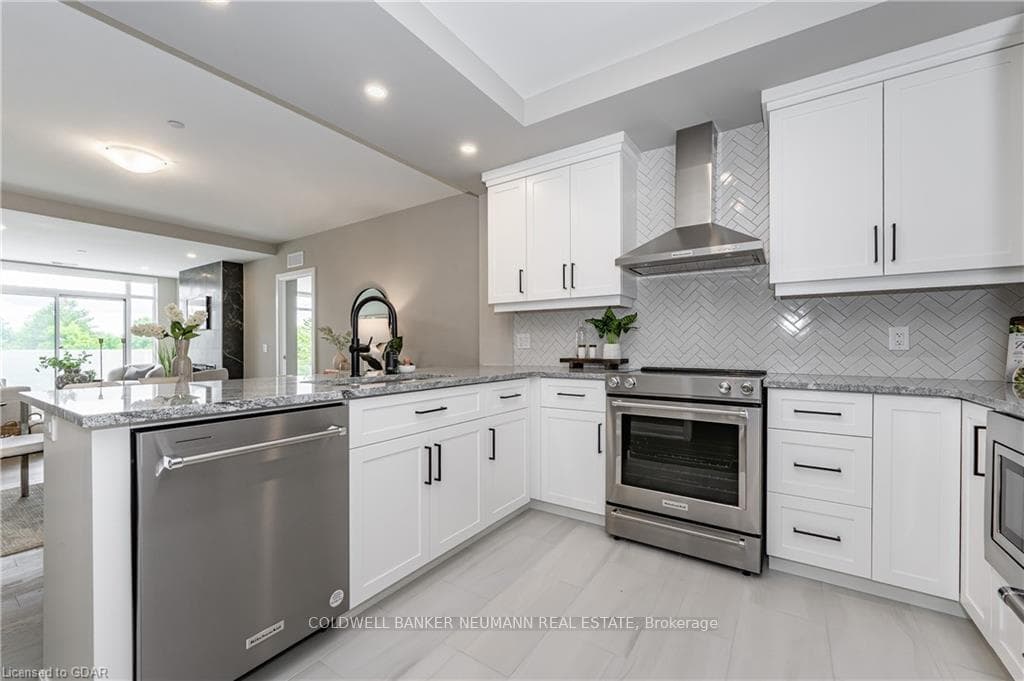 71 Wyndham Street Unit 410 photo 5