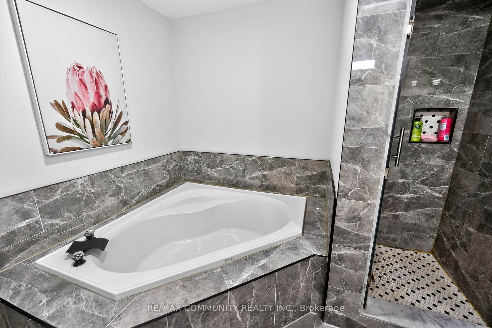 107 Monk Crescent photo 24