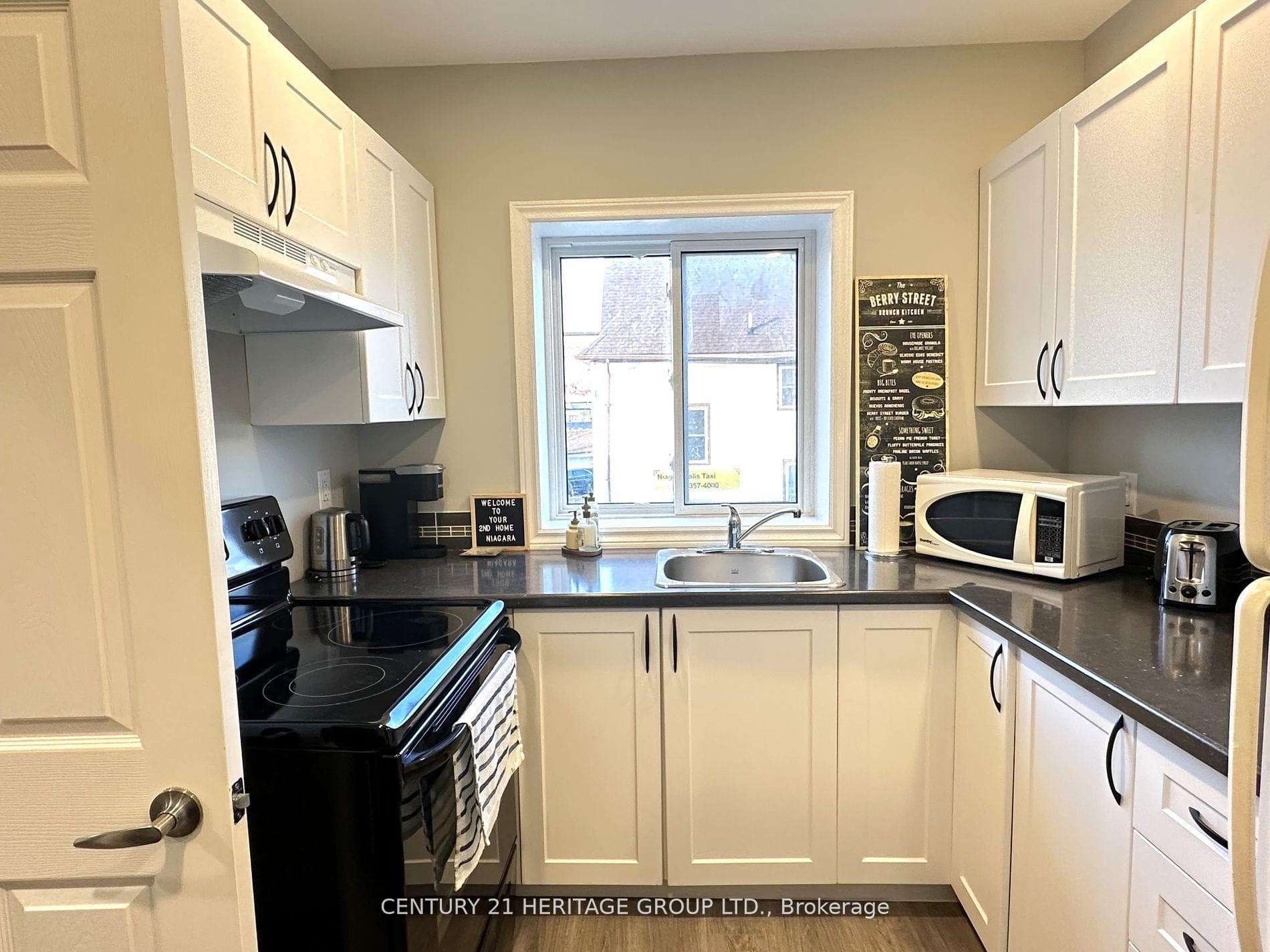 5002 Victoria Avenue photo 35