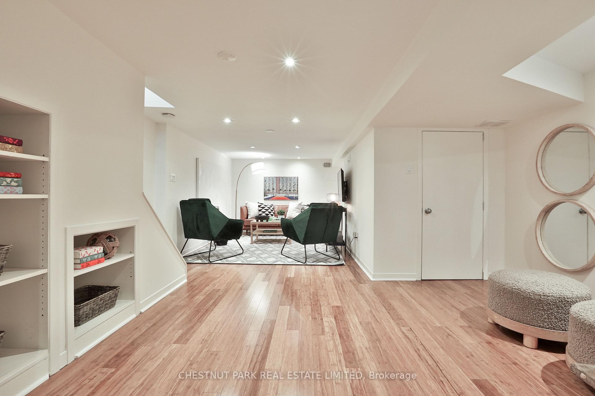 560 Gladstone Avenue photo 34