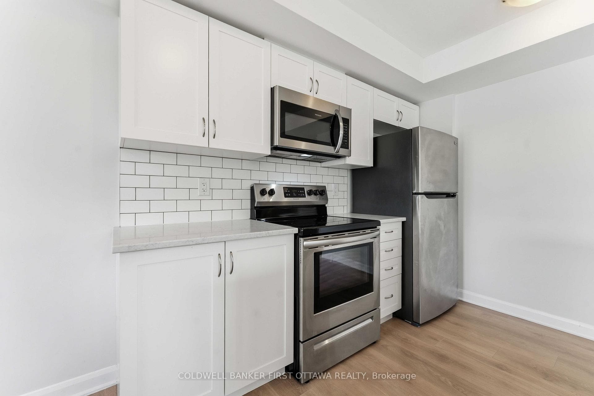 415 Eldorado Private Unit A photo 11