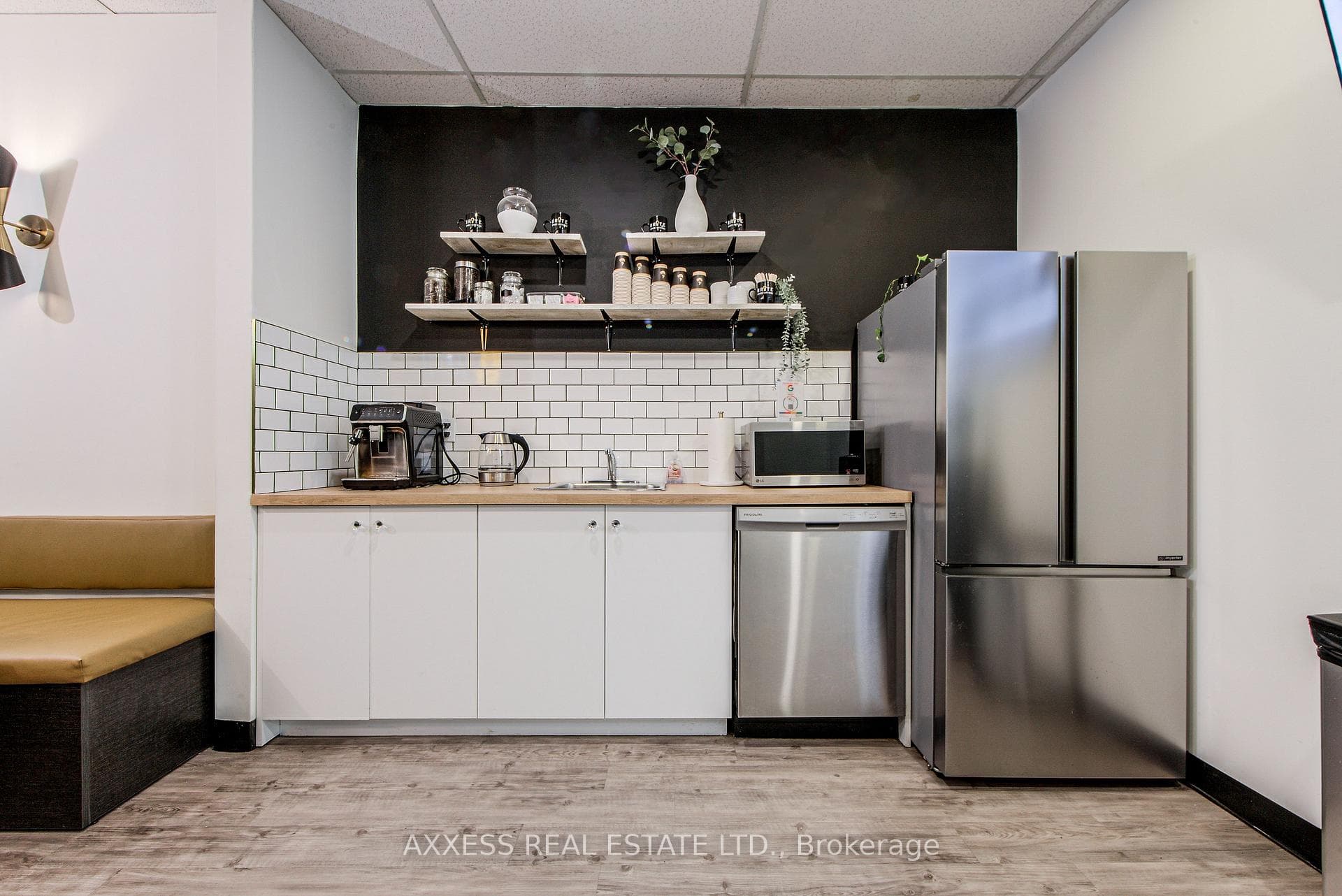 30 Eglinton Avenue Unit 400 photo 34