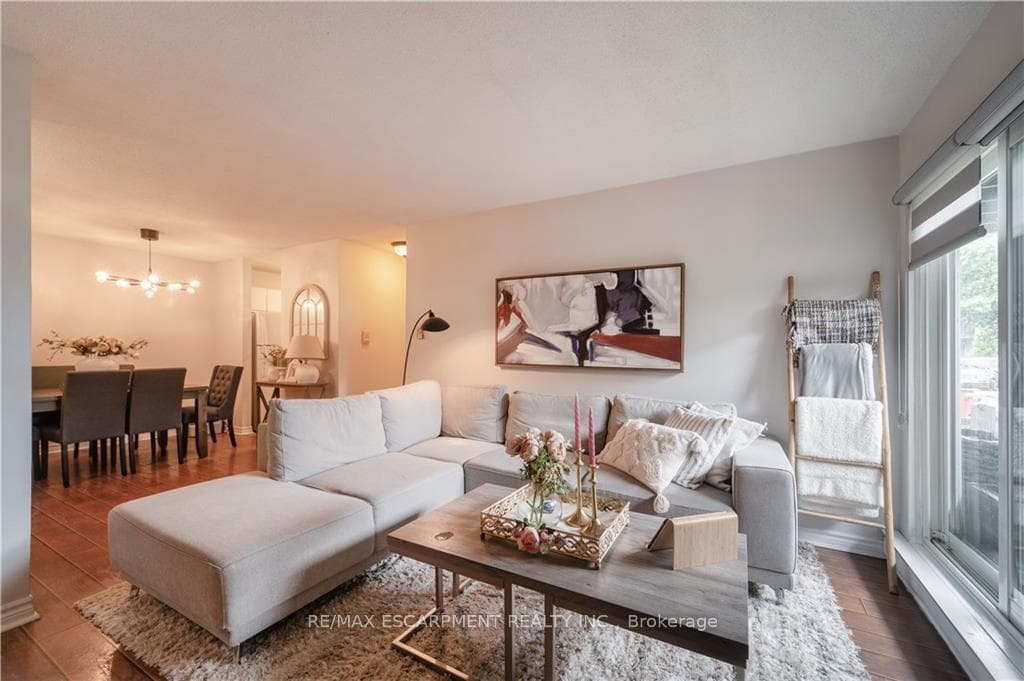 1450 Glen Abbey Gate Unit 612 photo 6