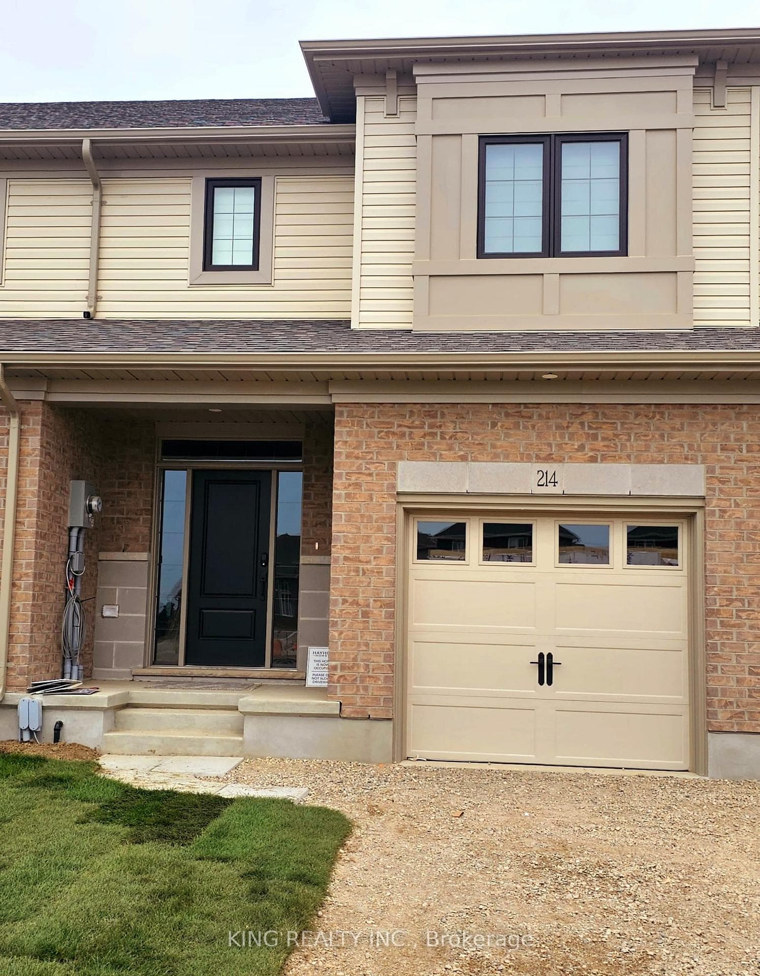 214 Renaissance Drive photo 1