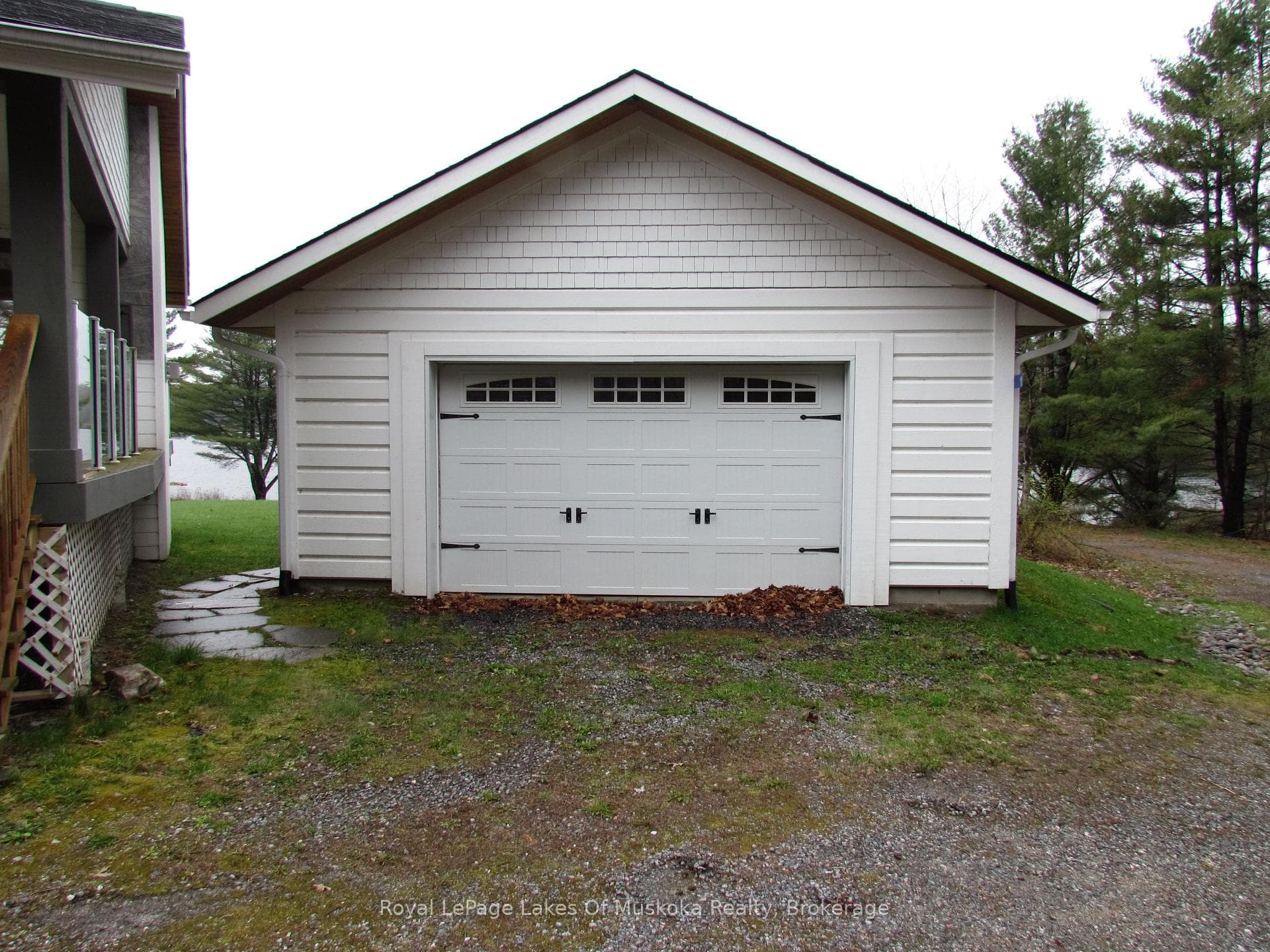 1-1331 South Monck Drive photo 9