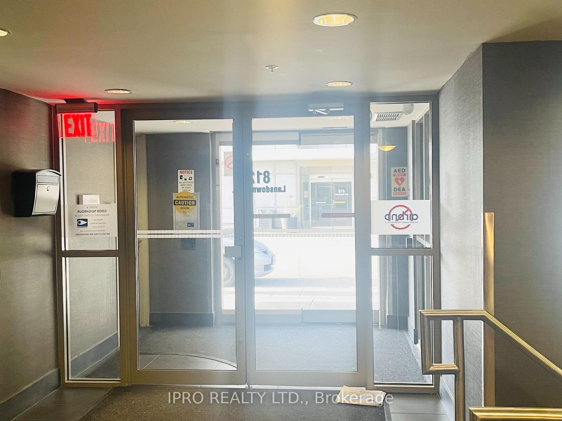 812 Lansdowne Avenue Unit 111 photo 3