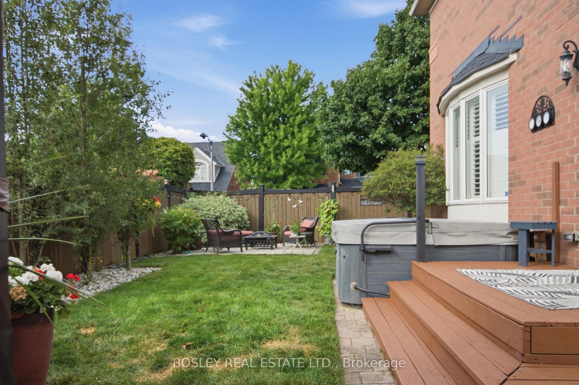 2160 Highcliffe Way photo 45