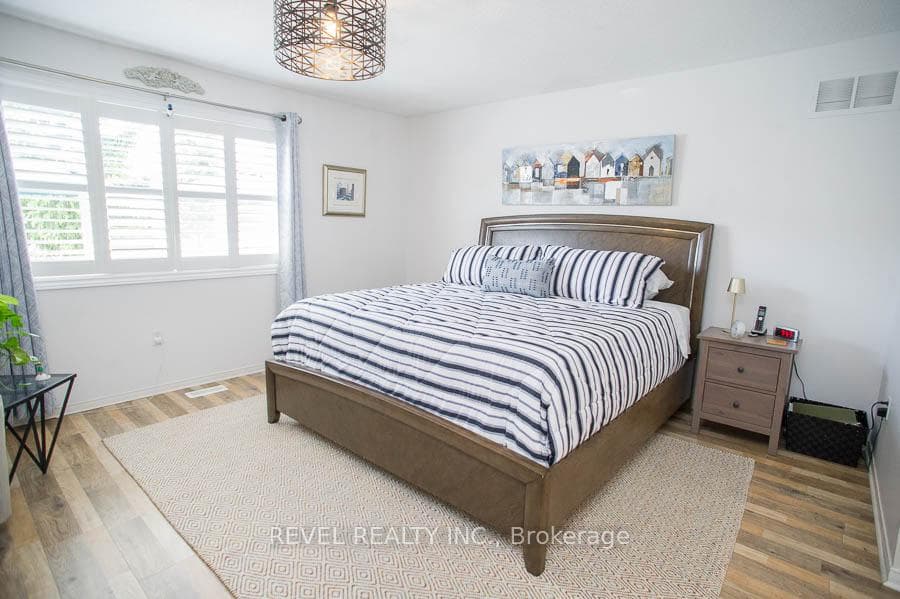 19 Lovell Crescent photo 17