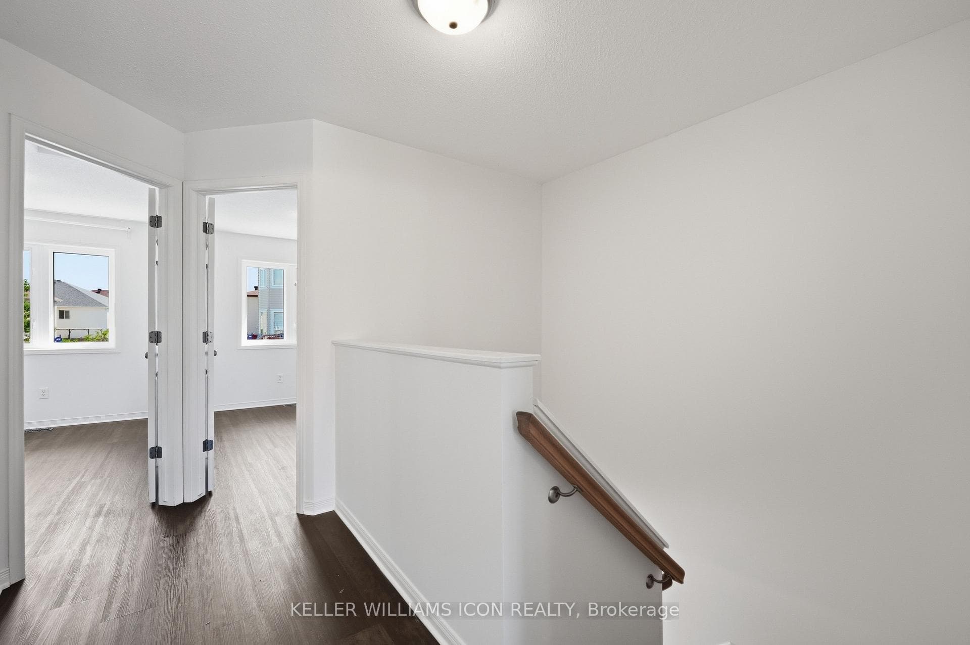 472 Claridge Drive photo 22