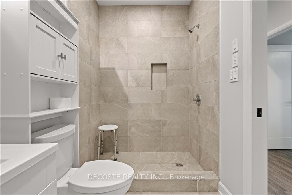 14 ELGIN Street photo 17