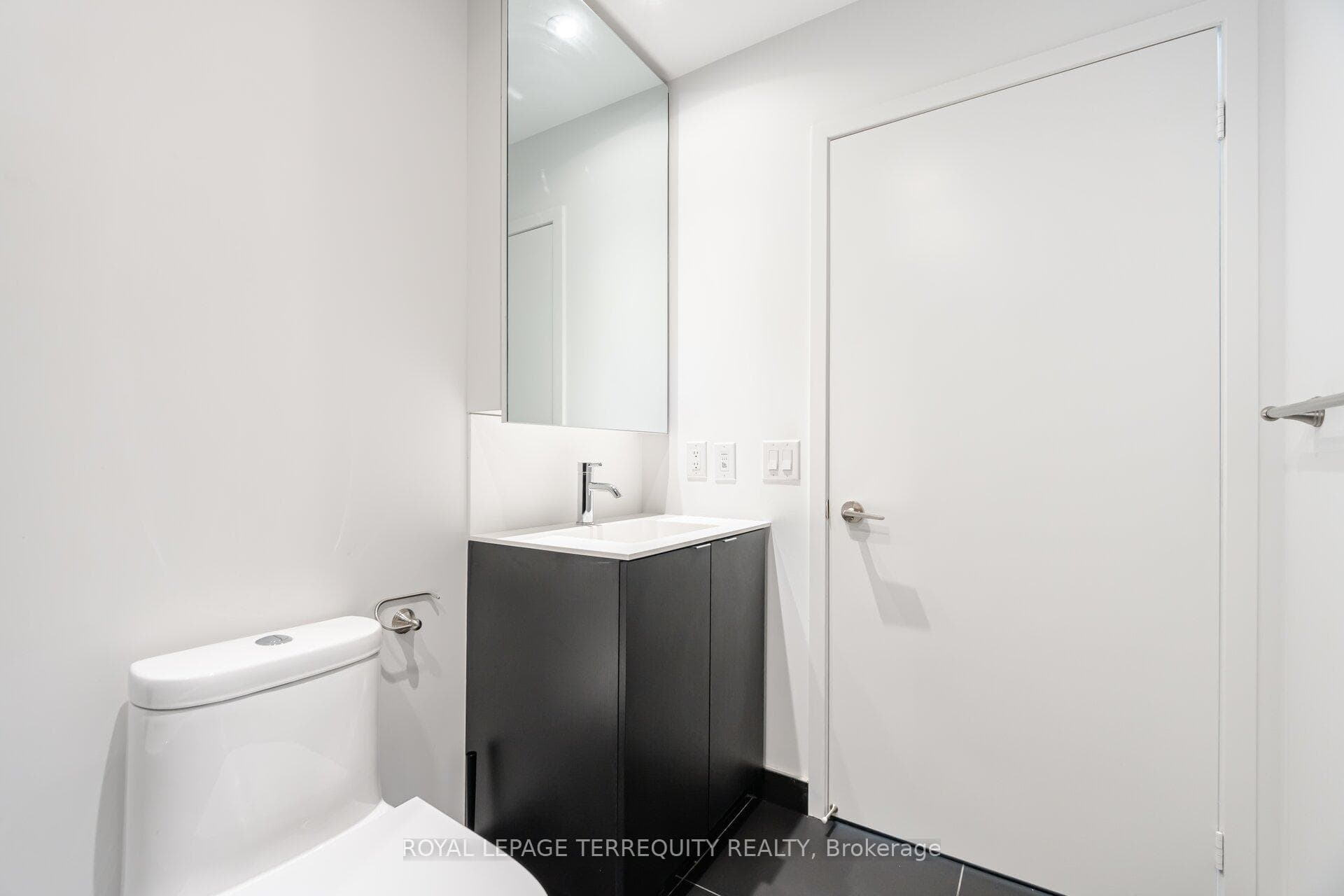 20 Edward Street Unit 518 photo 25