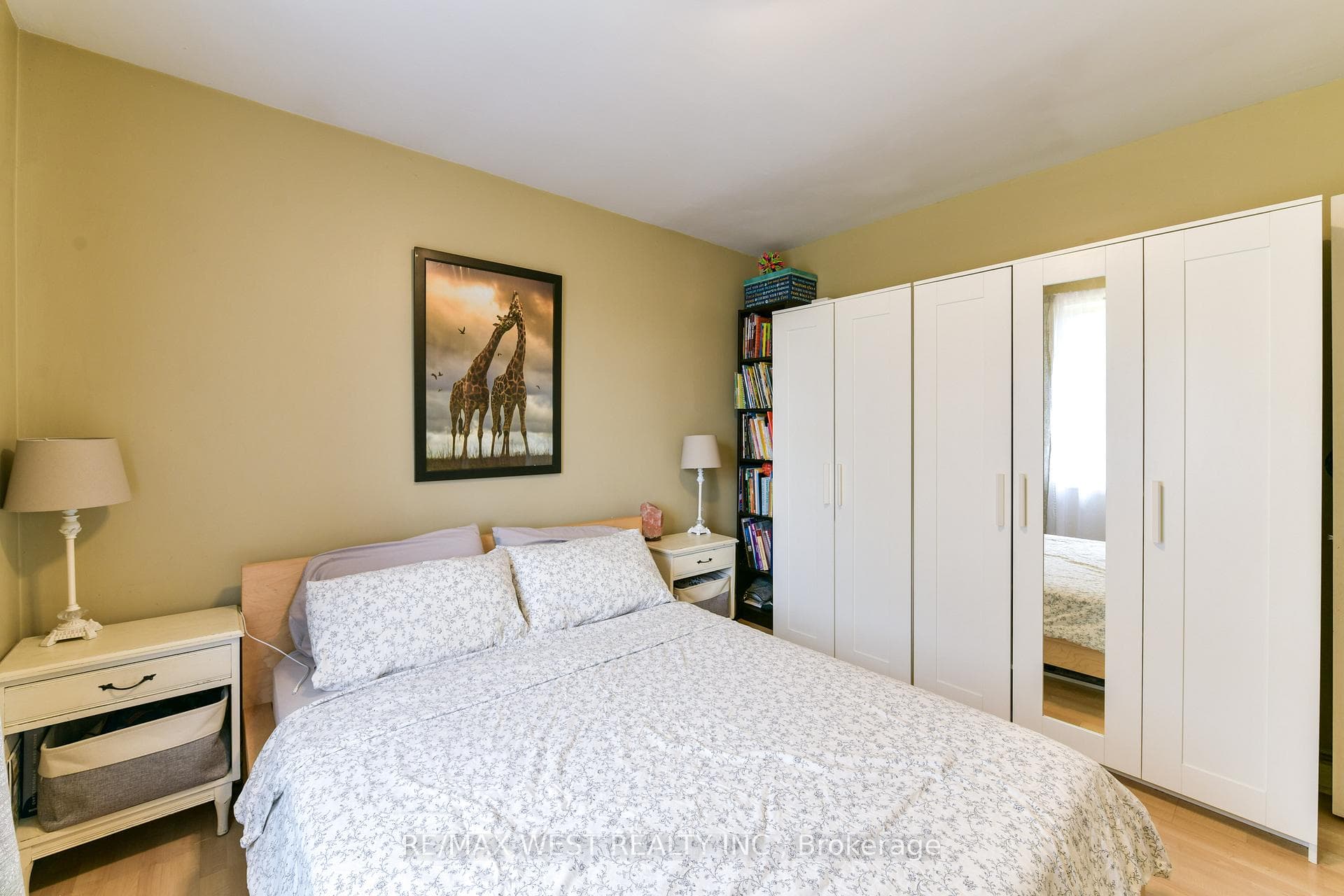 538 Queens Drive photo 18