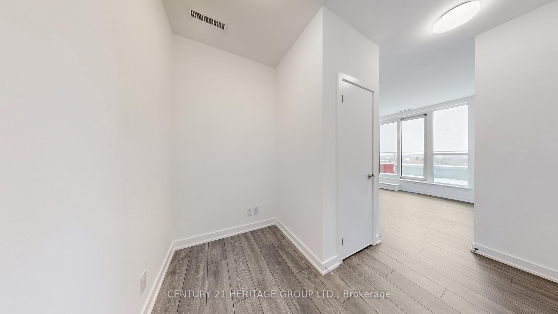 8888 Yonge Street Unit 710 photo 30