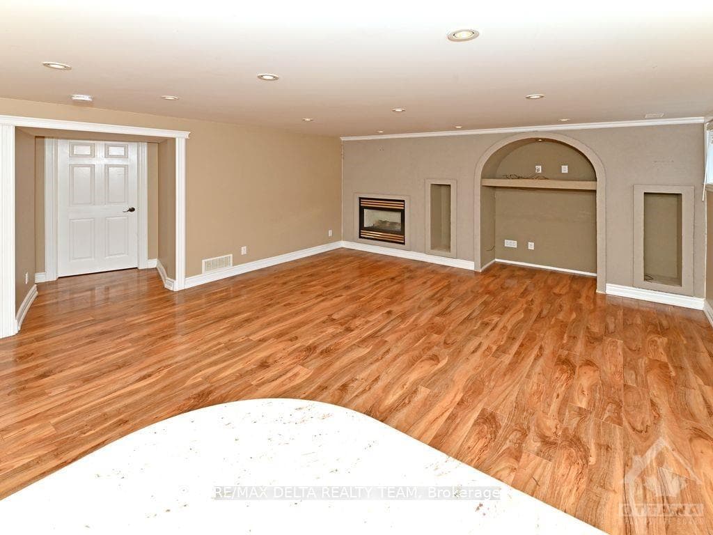 1821 BERCIER Road photo 29