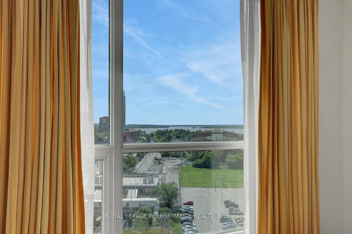 38 Metropole Private Unit 1101 photo 21