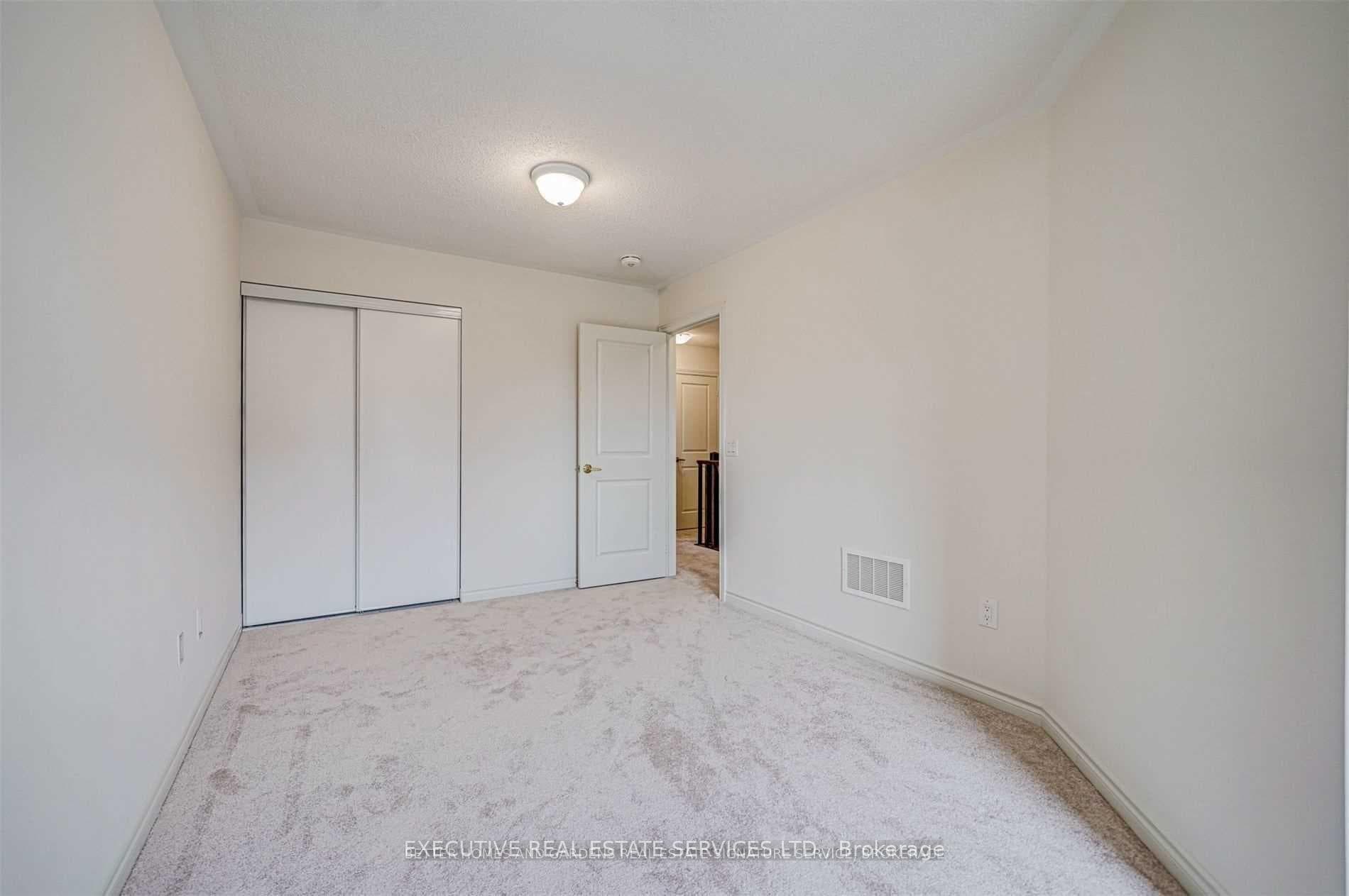 50 Edinburgh Drive Unit 57 photo 29