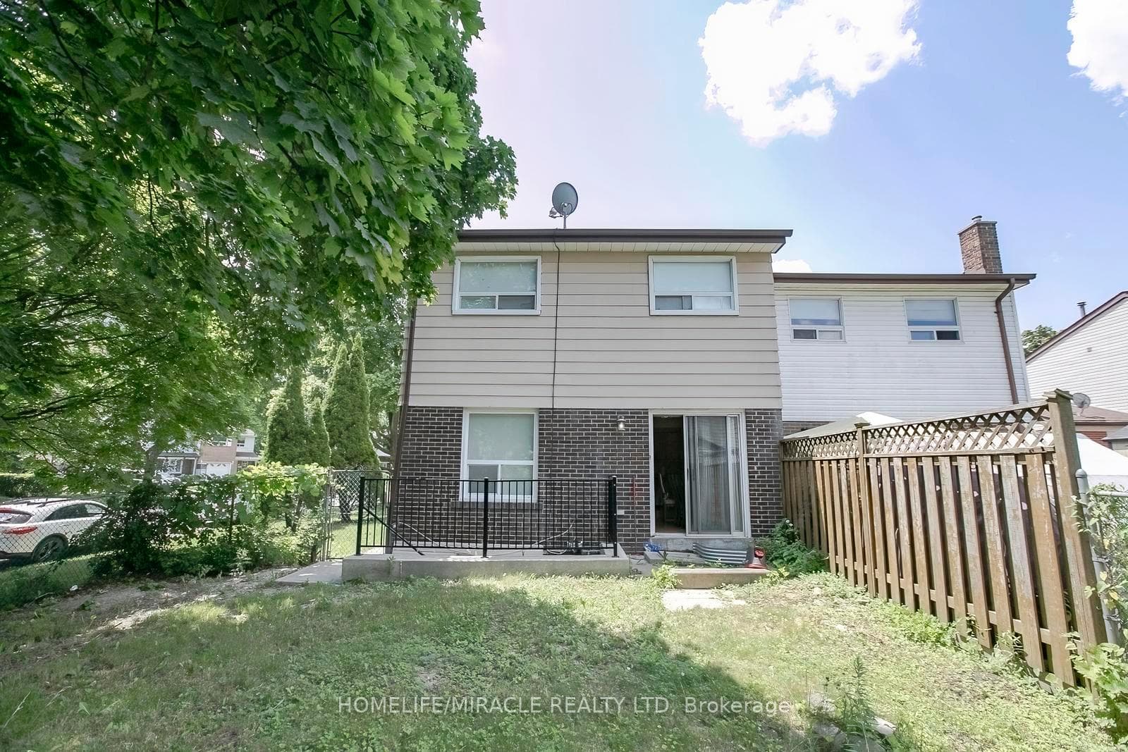 47 Longbourne Crescent photo 48