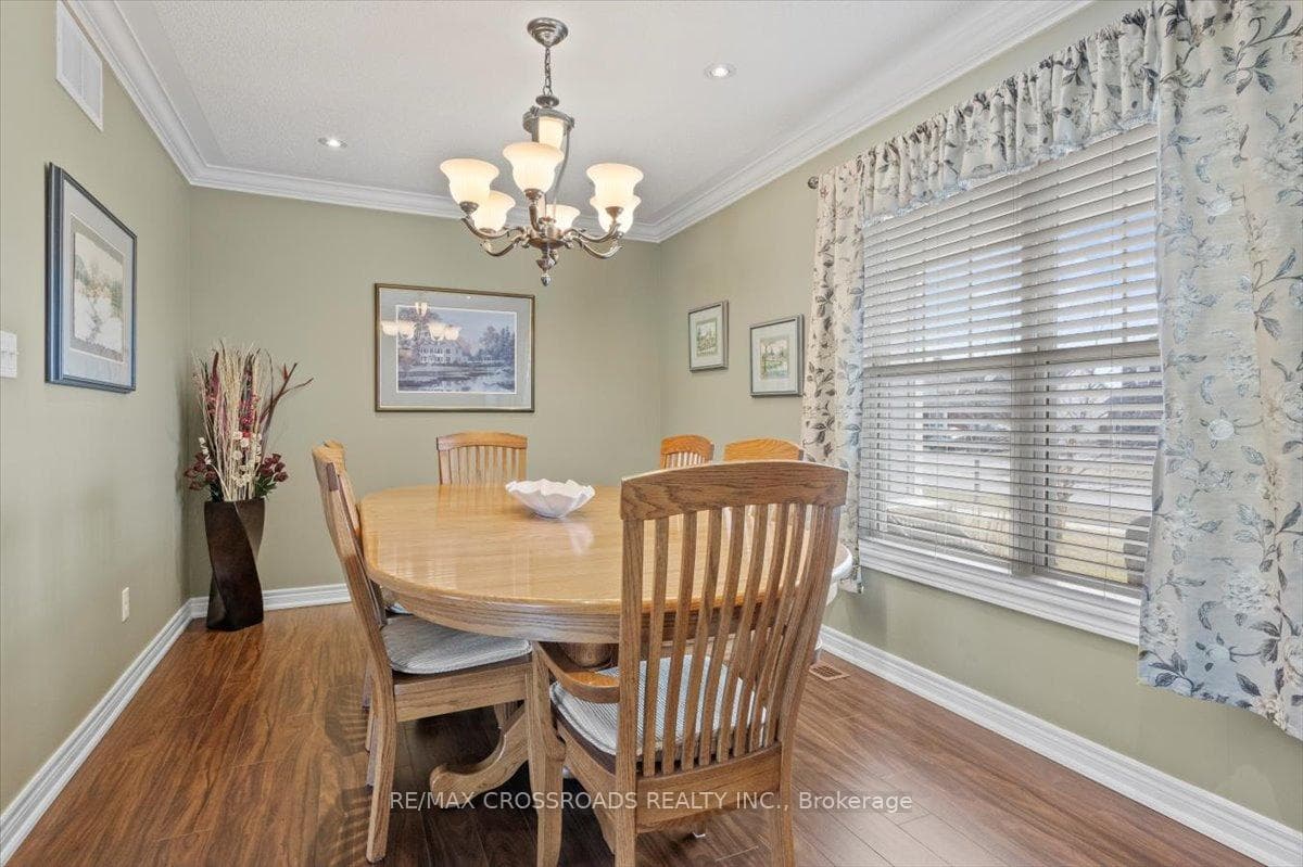 392 Lakeshore Road photo 11
