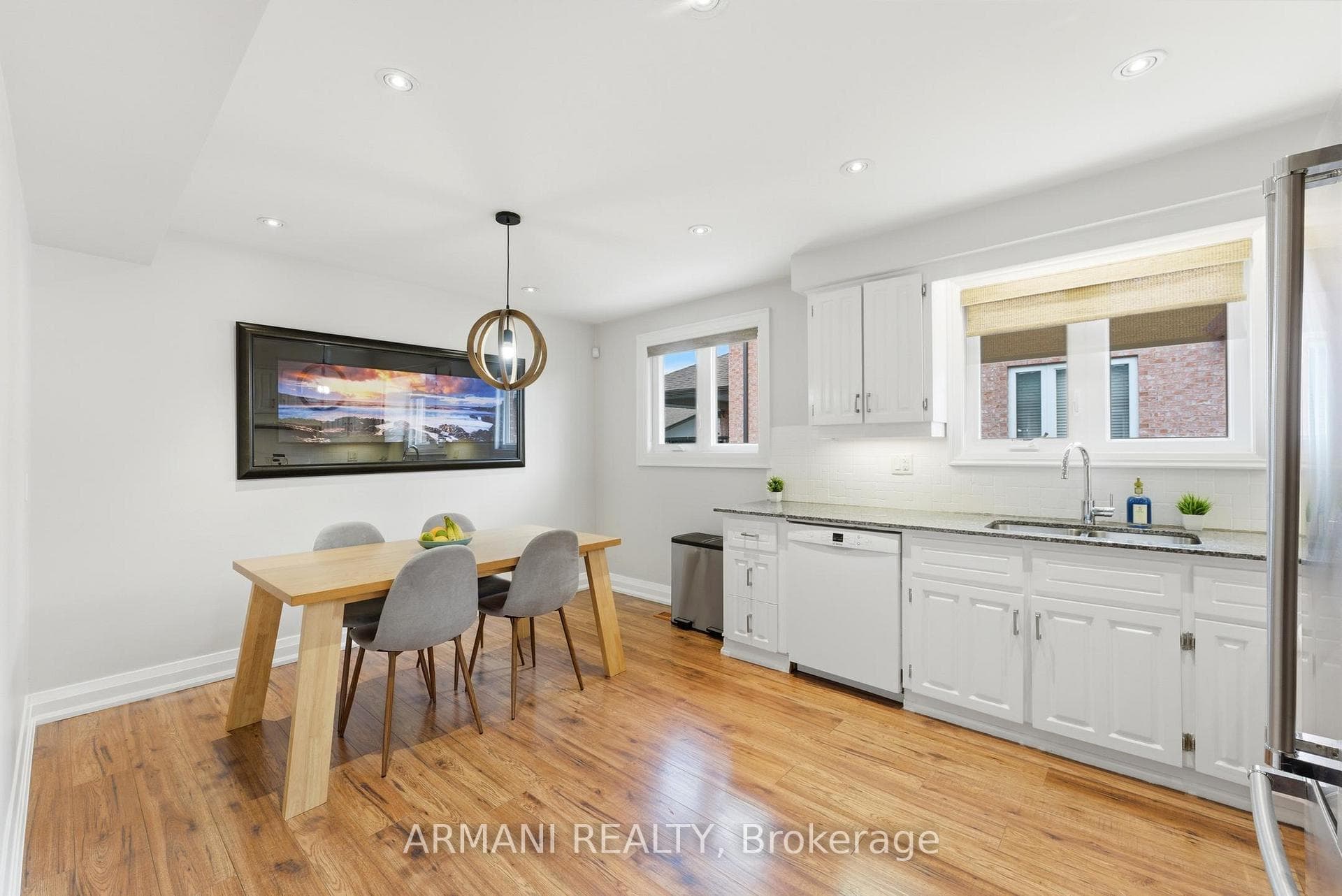 Eat-in Kitchen