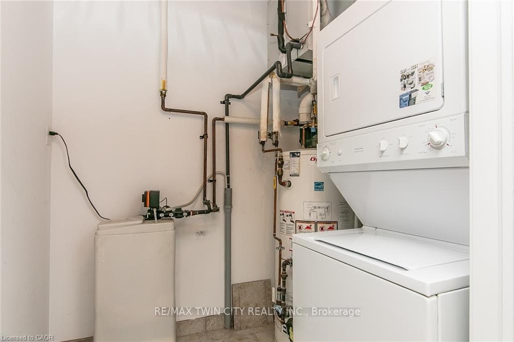 165 Duke Street Unit 211 photo 34