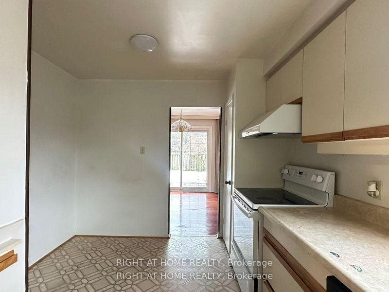 63 Cairnside Crescent photo 6