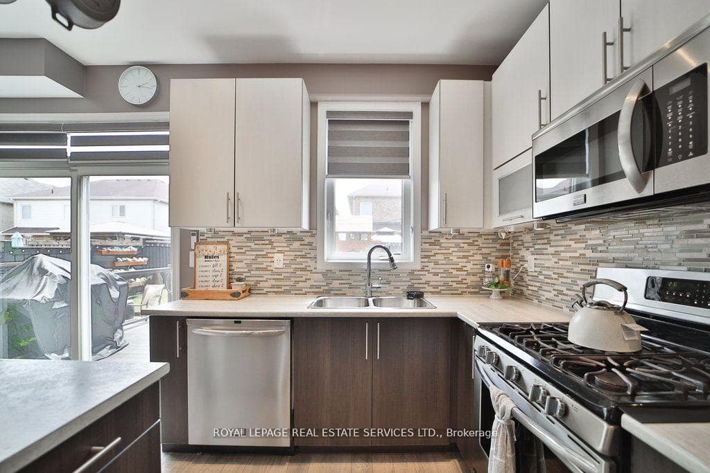 15 Mcallistar Drive photo 12