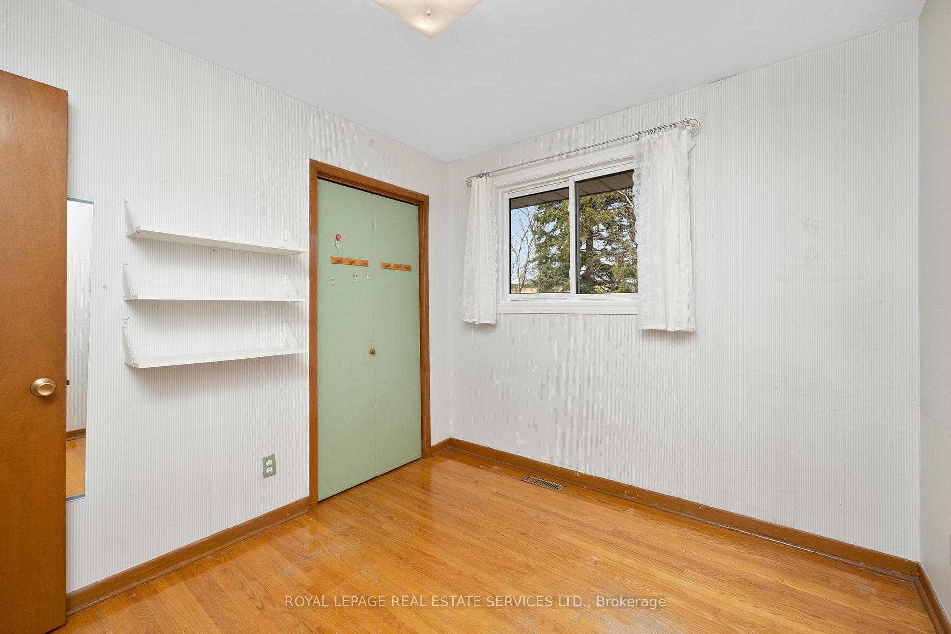 143 Glenview Drive photo 18