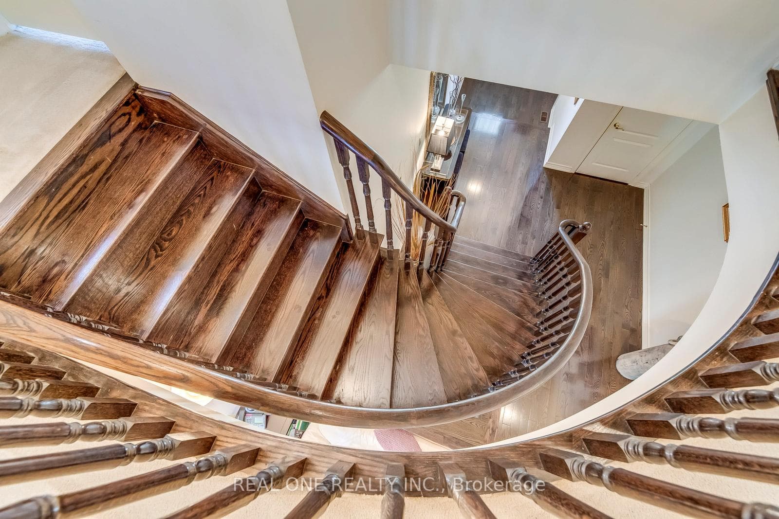 1357 Kestell Boulevard photo 20