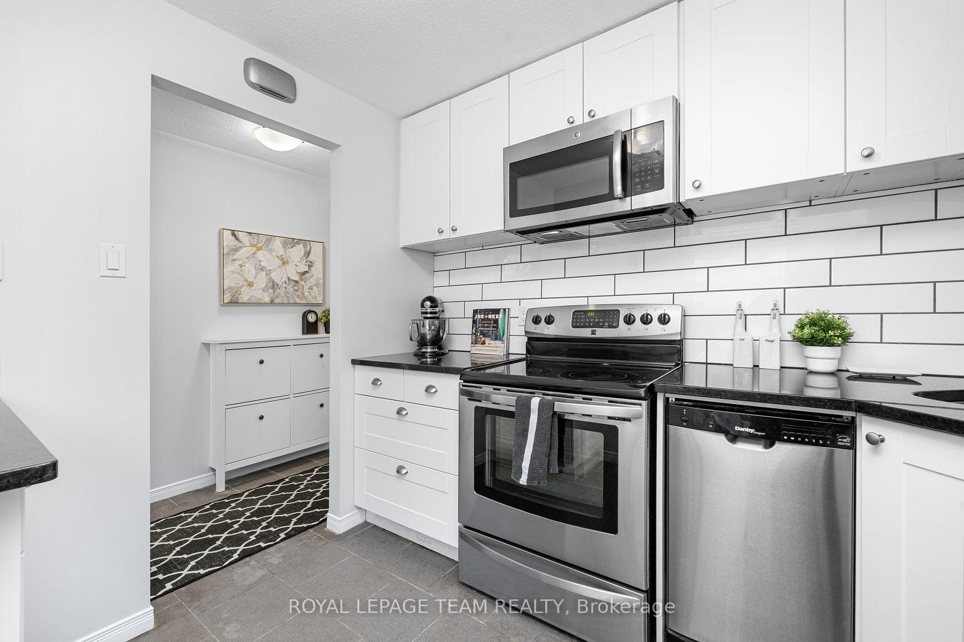 35 Malvern Drive photo 7