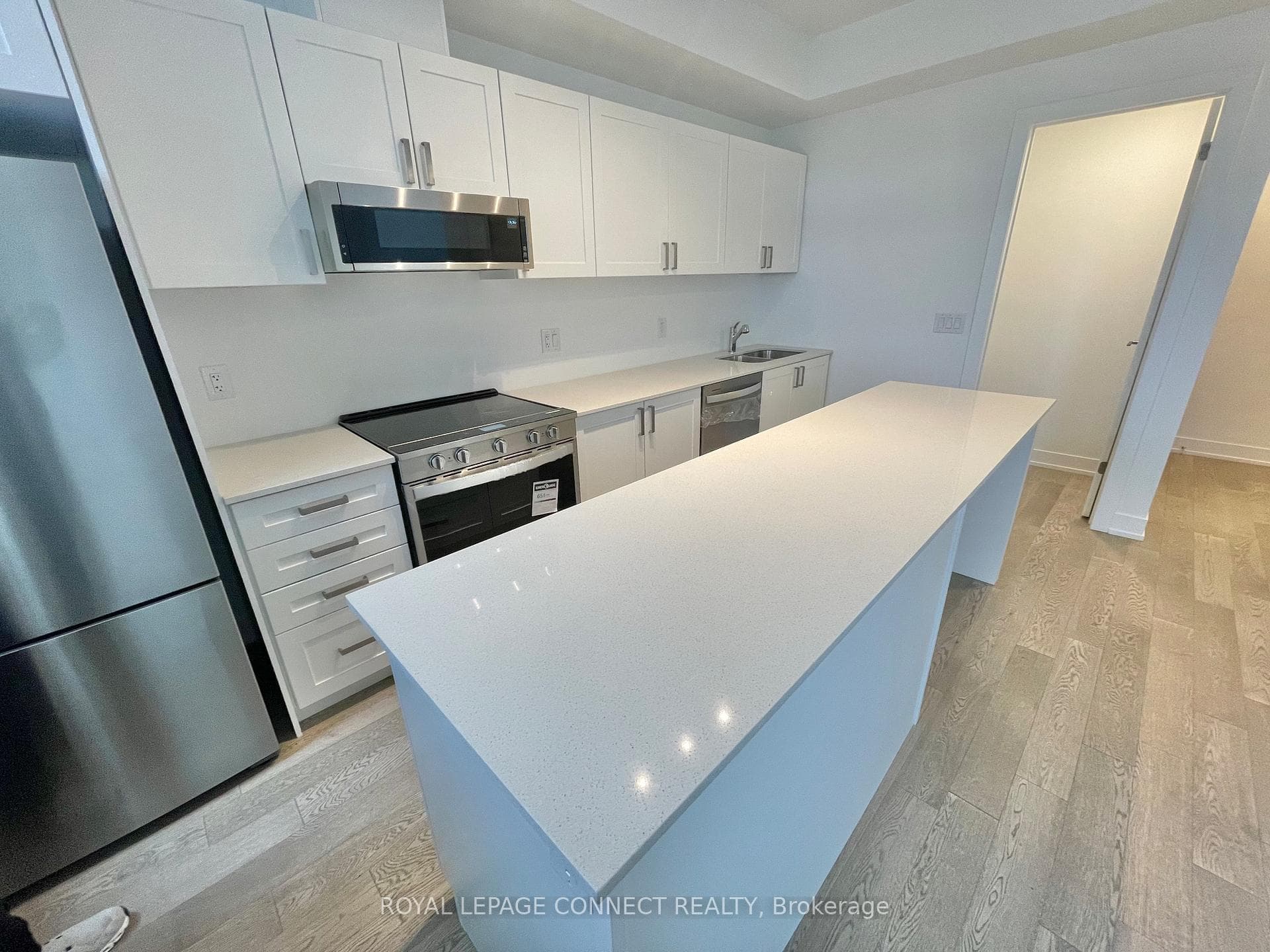 1095 Douglas McCurdy Comm Circle Unit 261 photo 10