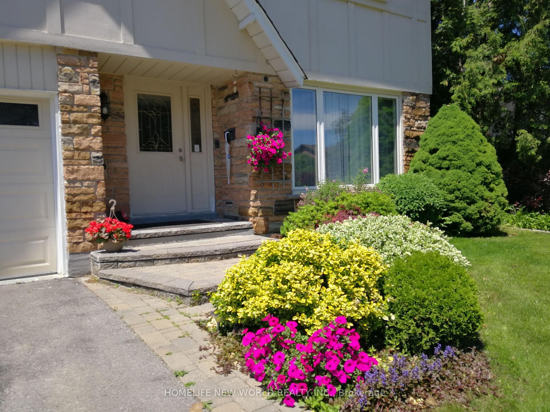 74 Abbeywood Trail photo 2