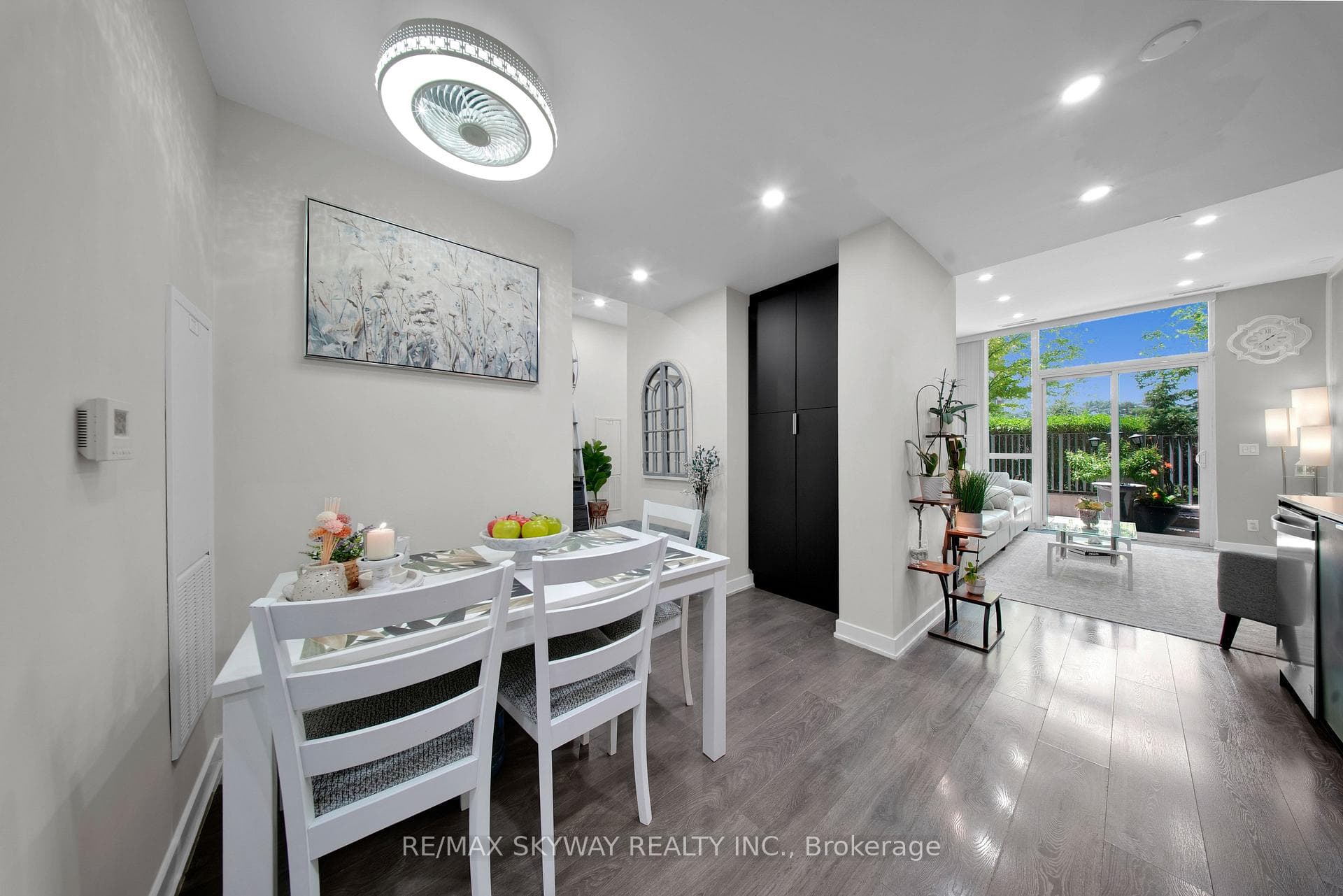 6 sonic Way Unit 103 photo 6