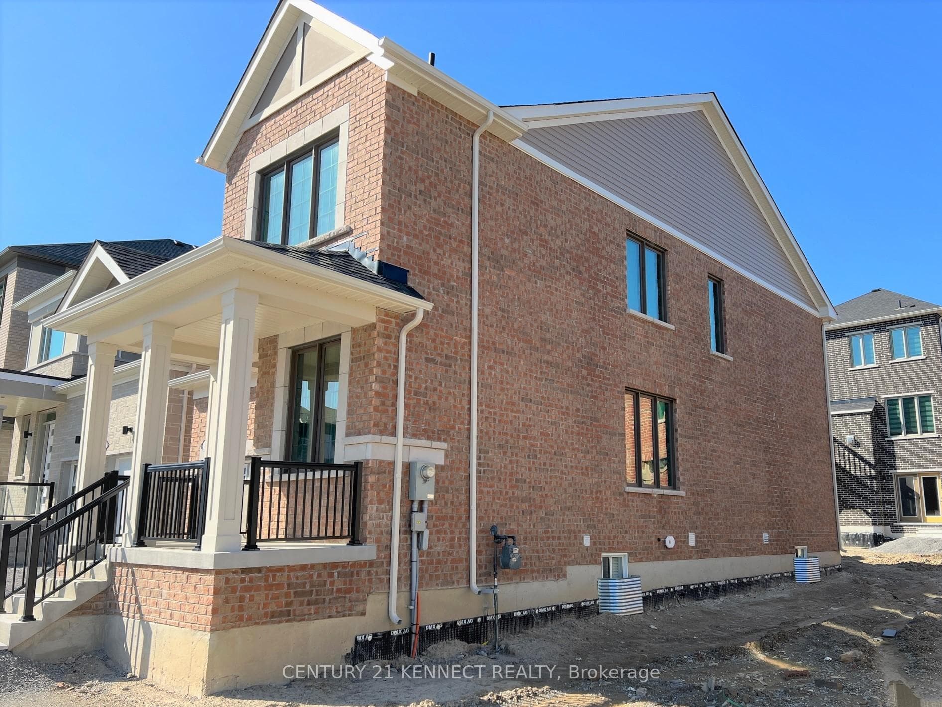 8 Frederick Roman Avenue photo 2