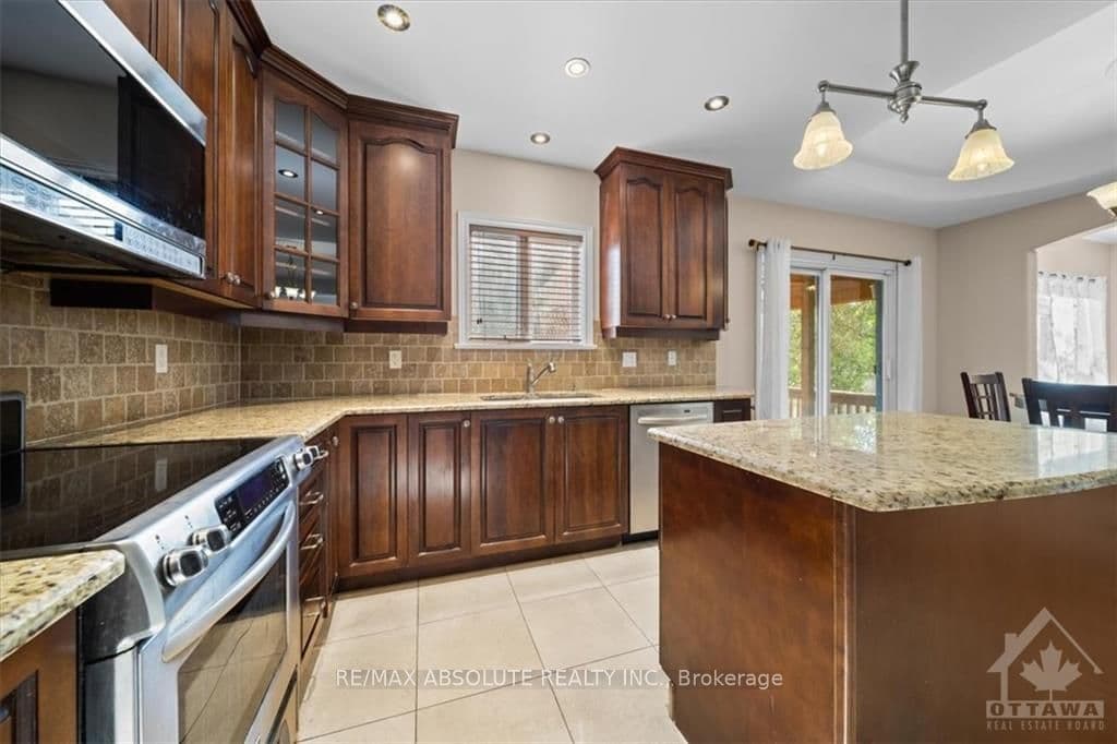 33 HARTSMERE Drive photo 13