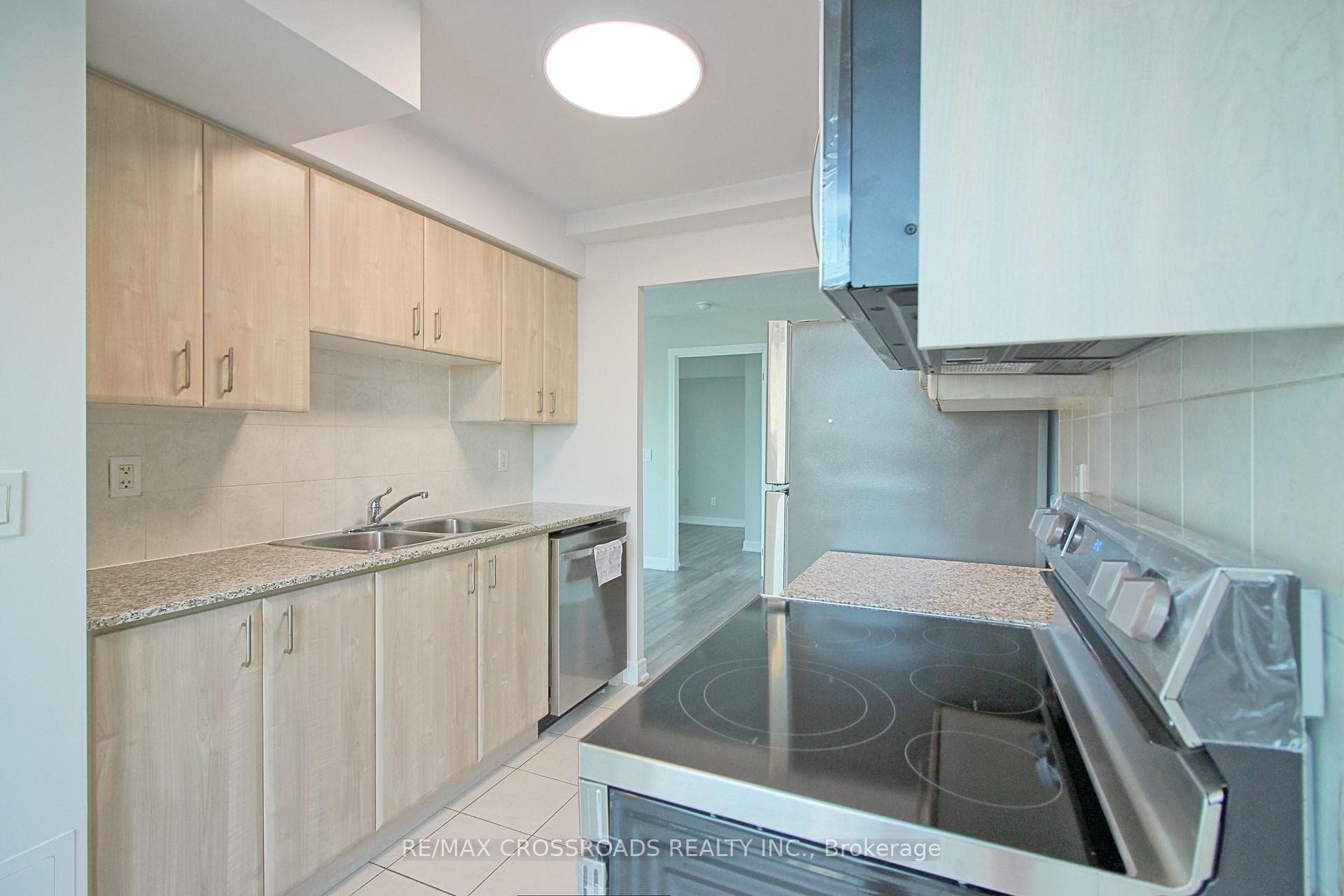 31 Bales Avenue Unit 2102 photo 4