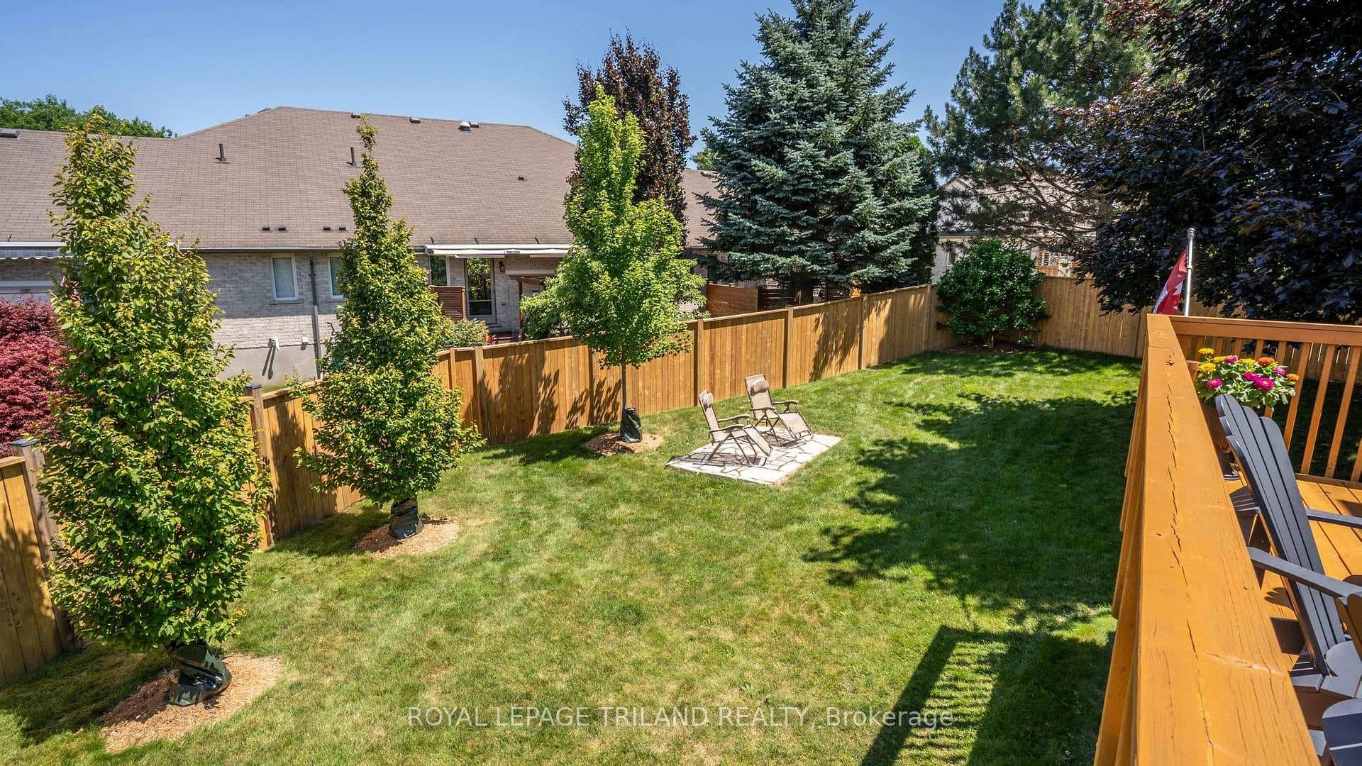 17 WINDEMERE Place photo 44
