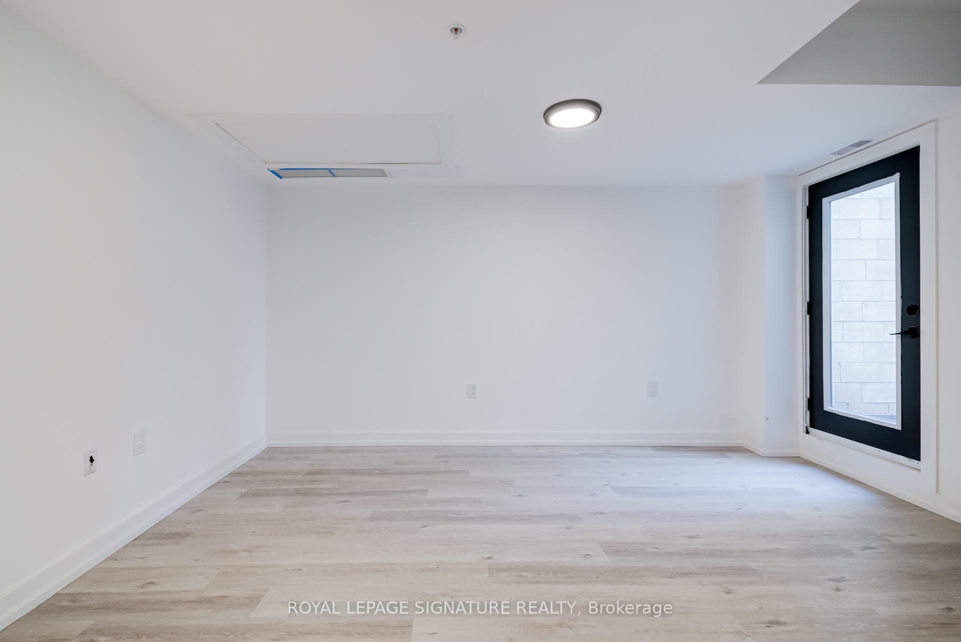 3039 Dundas Street Unit 6 photo 6