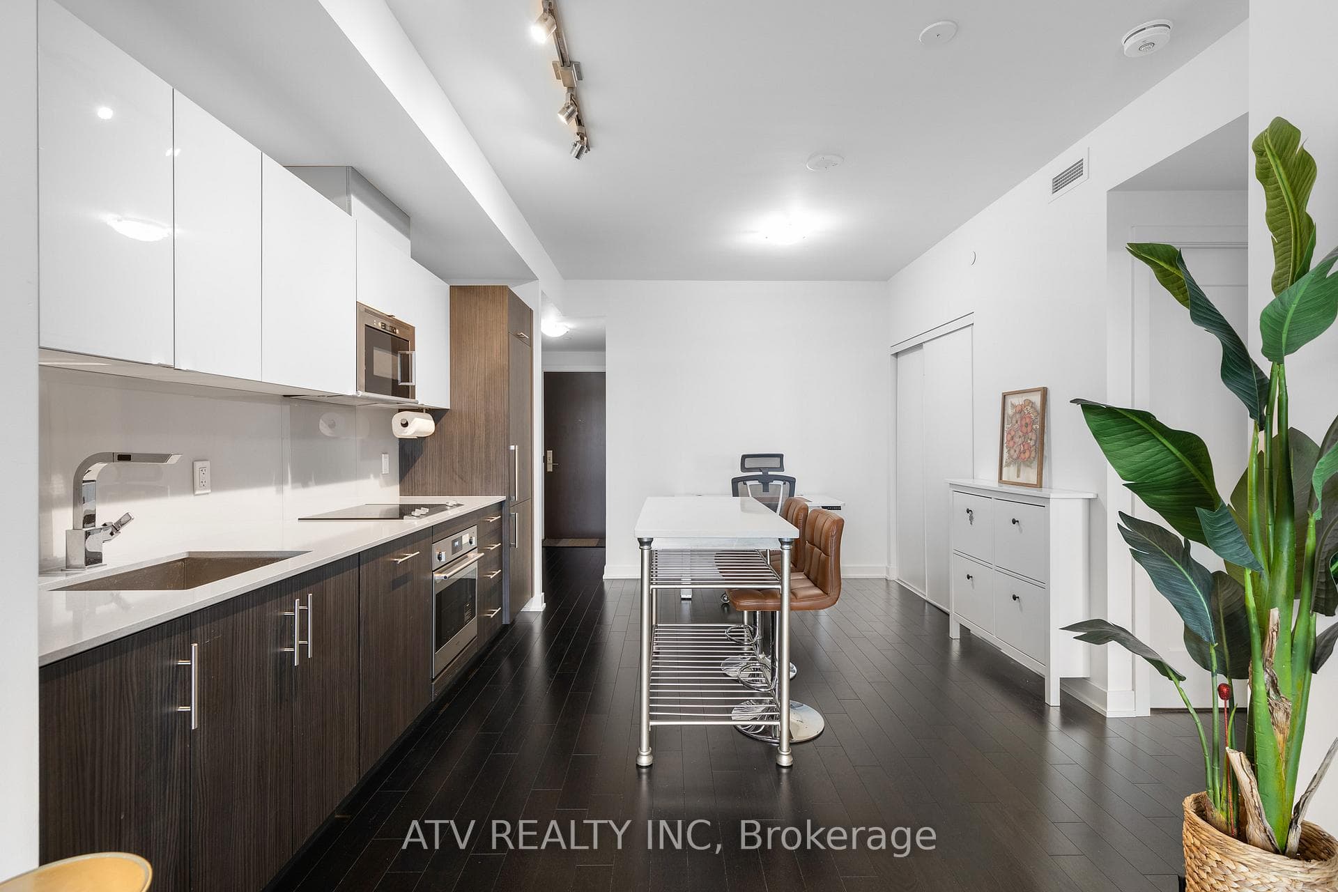 330 Richmond Street Unit 2106 photo 11