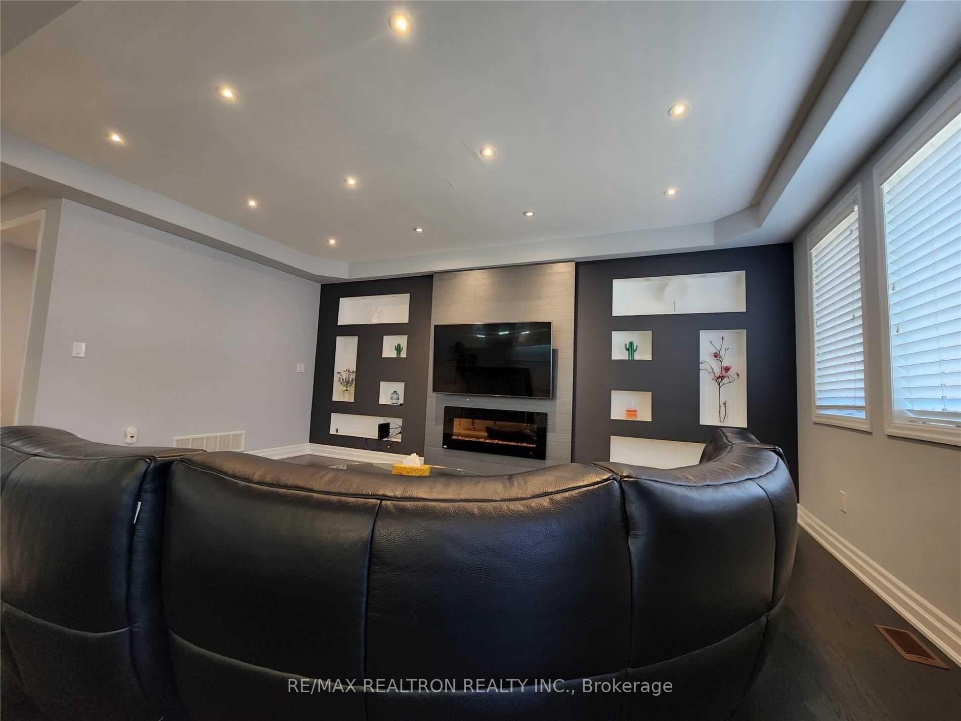 223 Thomas Phillips Drive photo 4