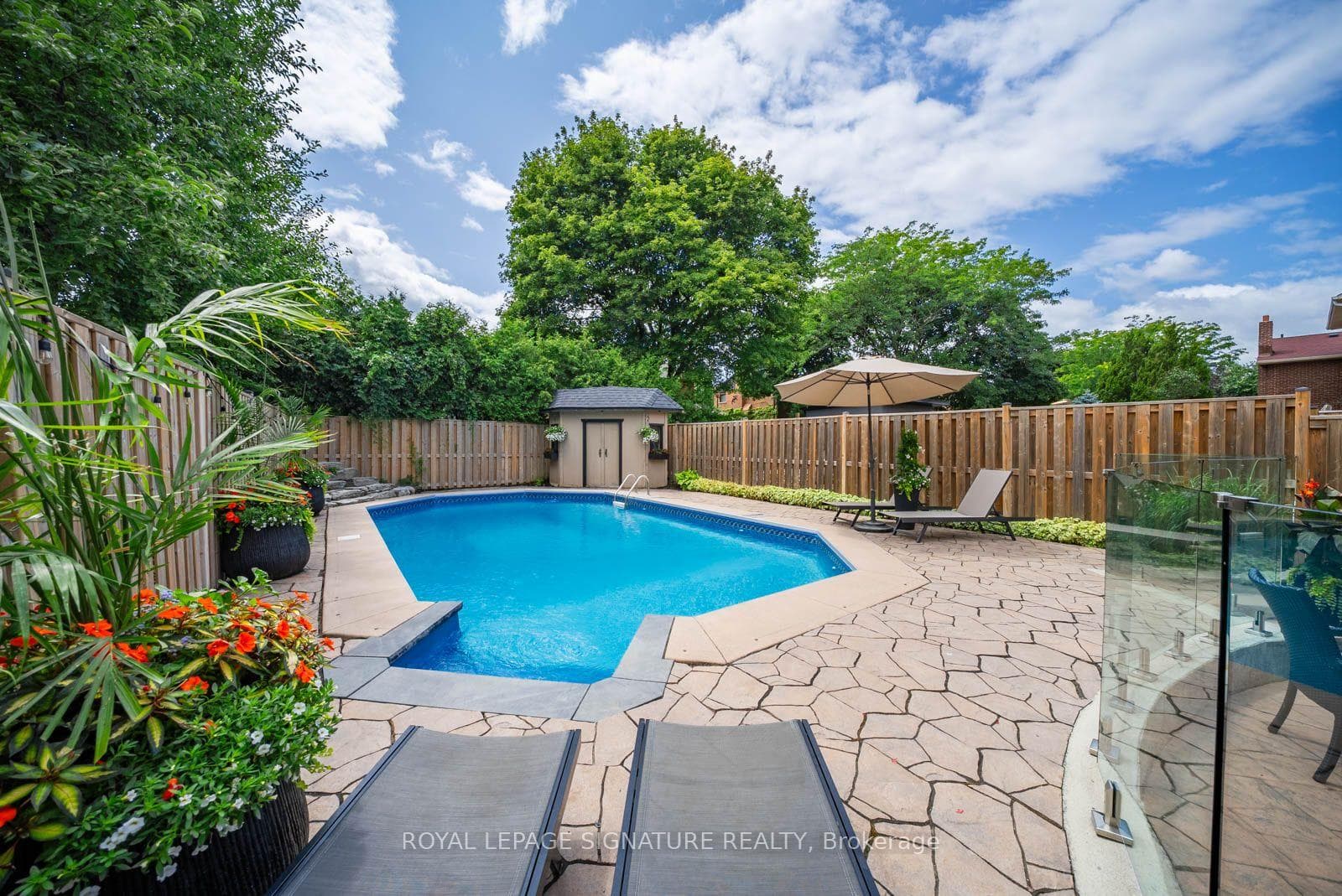 4194 Trellis Crescent photo 1
