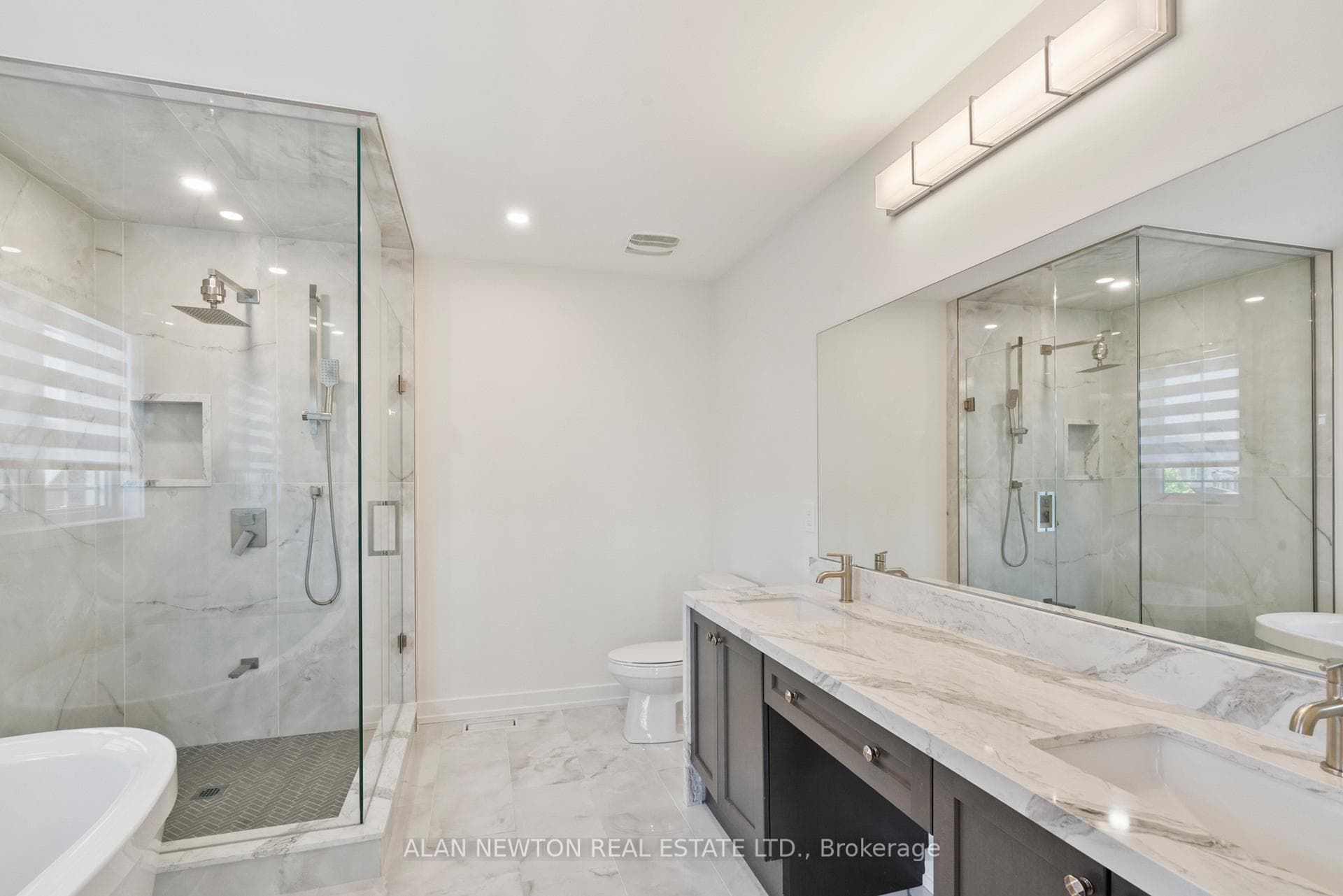 550 Clifford Perry Place photo 20