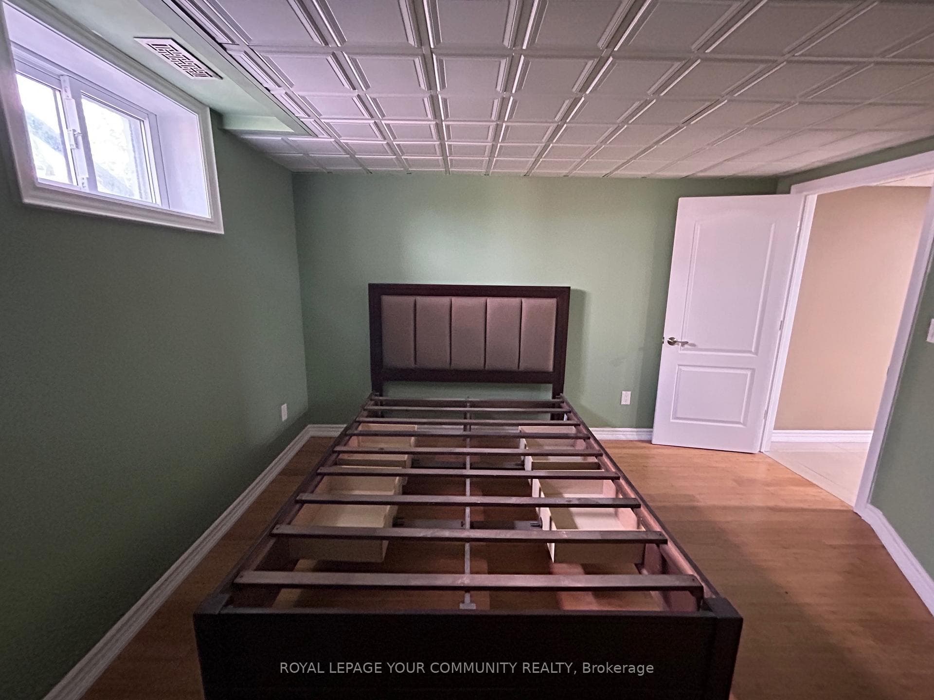 5520 18th Side Road Unit BSMT photo 12
