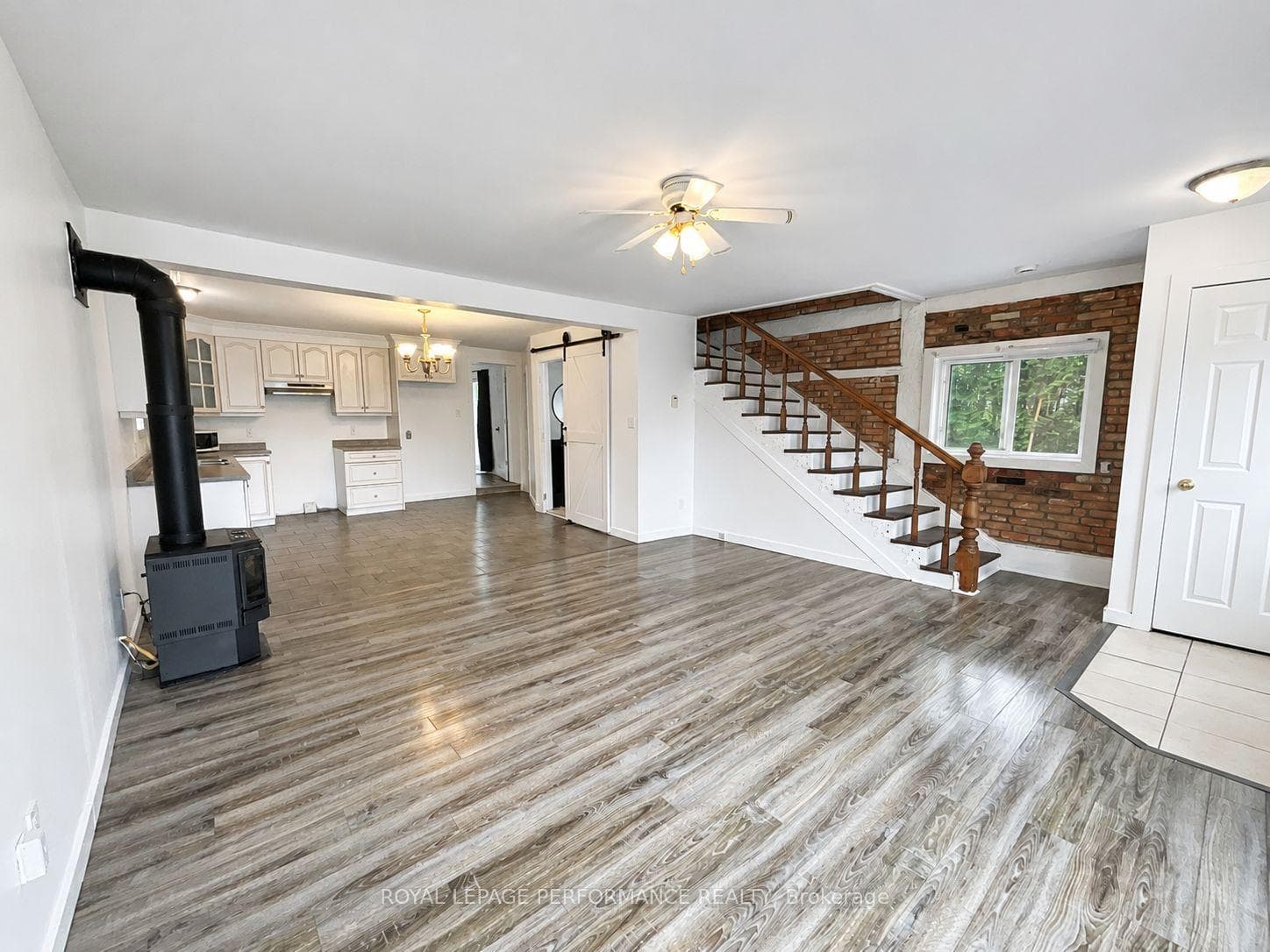 Living rm and stairway