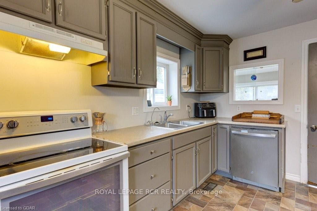 370 Smith Street photo 19
